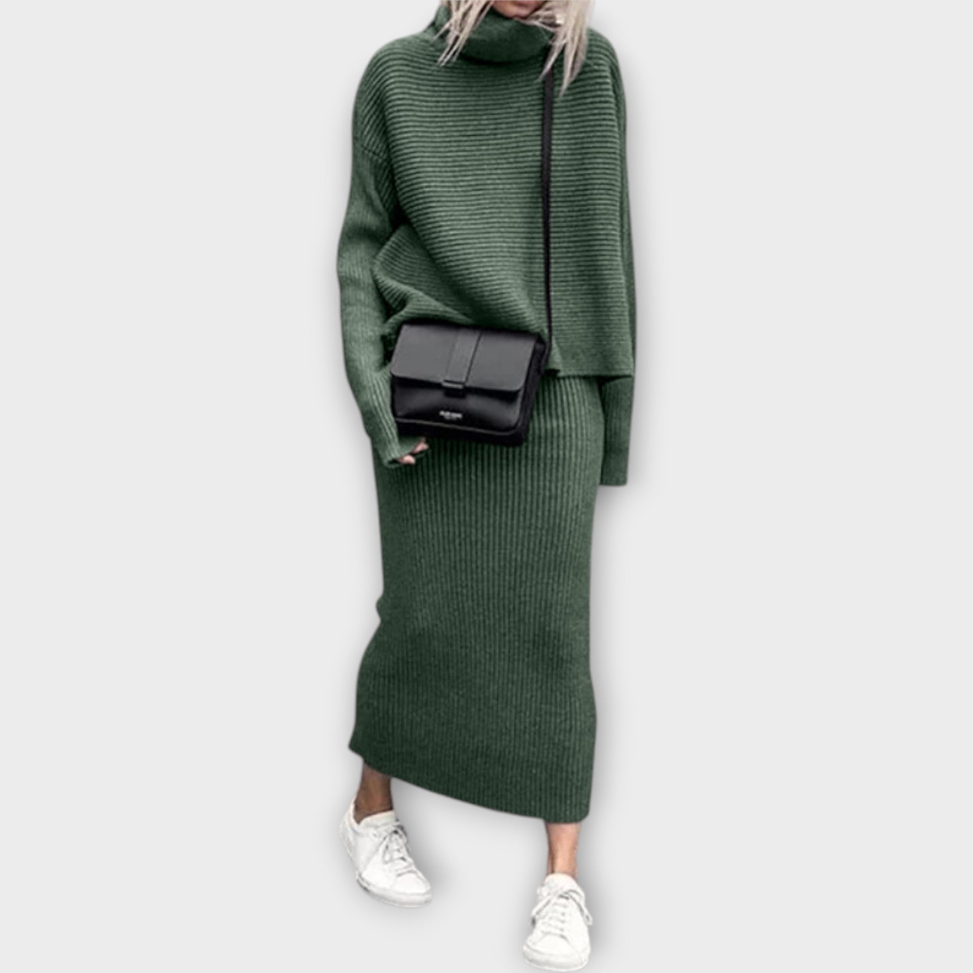 Kötött Szett Garbóval és Szoknyával