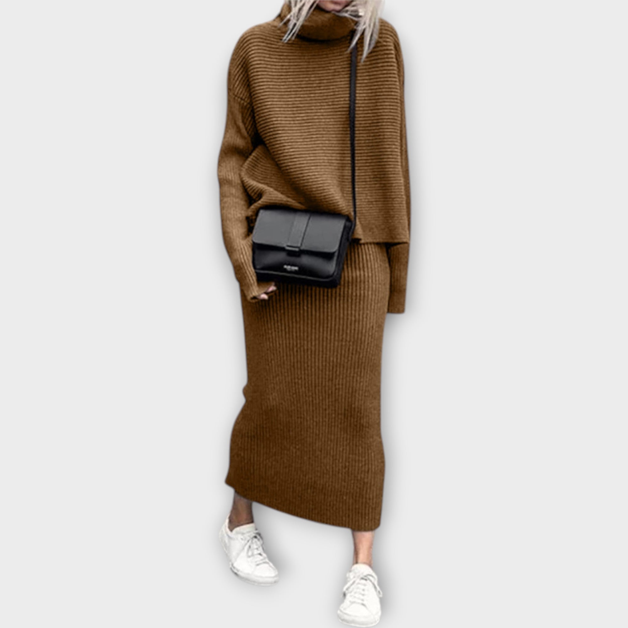 Kötött Szett Garbóval és Szoknyával