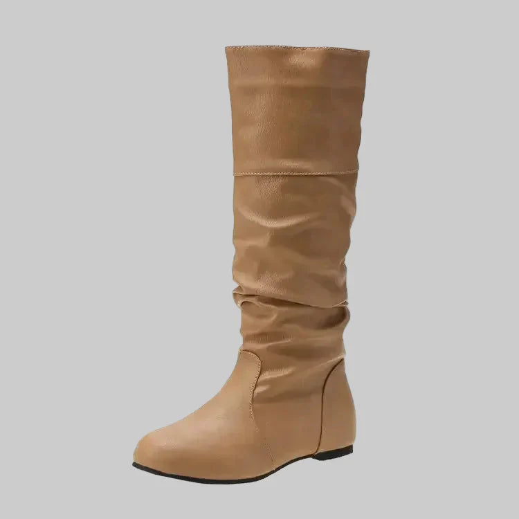 Nikoleta - Casual csizmák alacsony sarkúval és redőzéssel