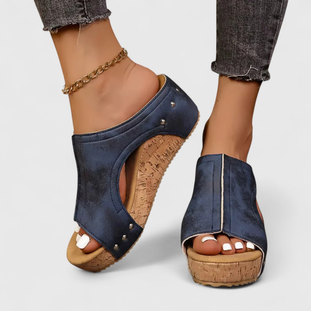 Marigó - Orthopédiai platform szandál elegáns dizájnnal