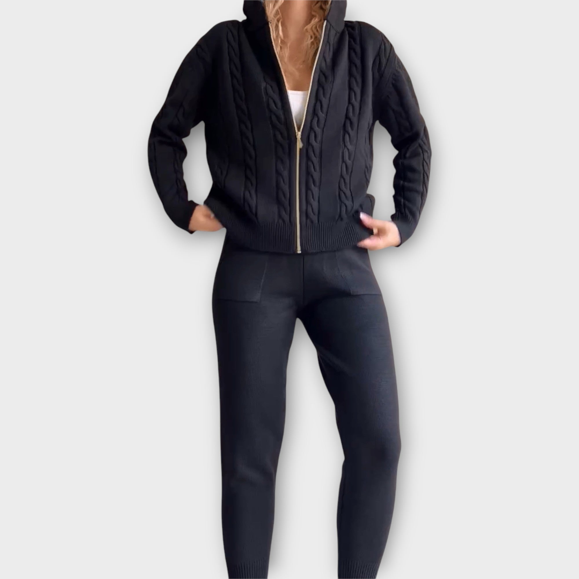 Kötött Szett Kapucnival és Kardigánnal